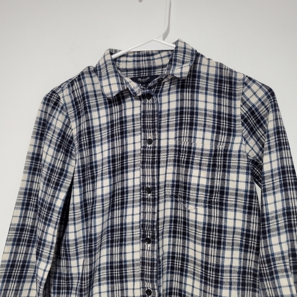 Madewell Slim Boyshirt in Lawton Plaid Flannel - Picture 6 of 15